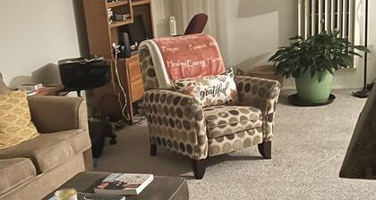 Cozy 1-bedroom apartment with AC in serene Farmington Hills