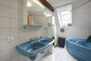 Hårtørrer, håndklæder, Sæbe, Shampoo