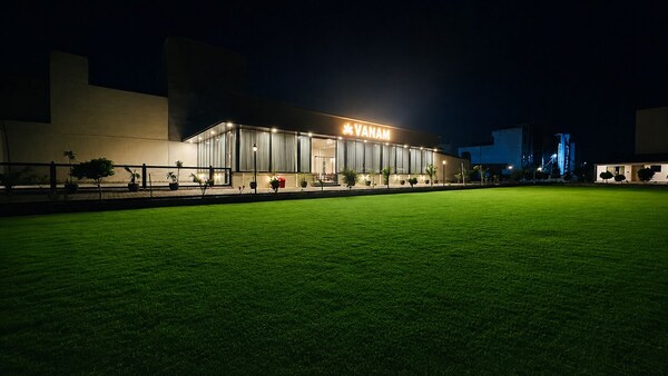 Vanam Hotel And Resort - Vrindavan