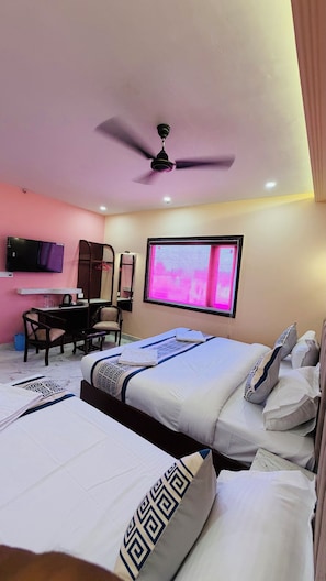 Kamar Triple Deluks | Kamar mandi | Shower, perlengkapan mandi gratis, handuk, dan sabun