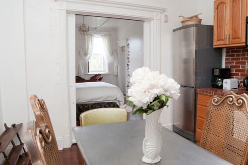 Maison de sirènes 2, Bohemian, ecclectic apartment