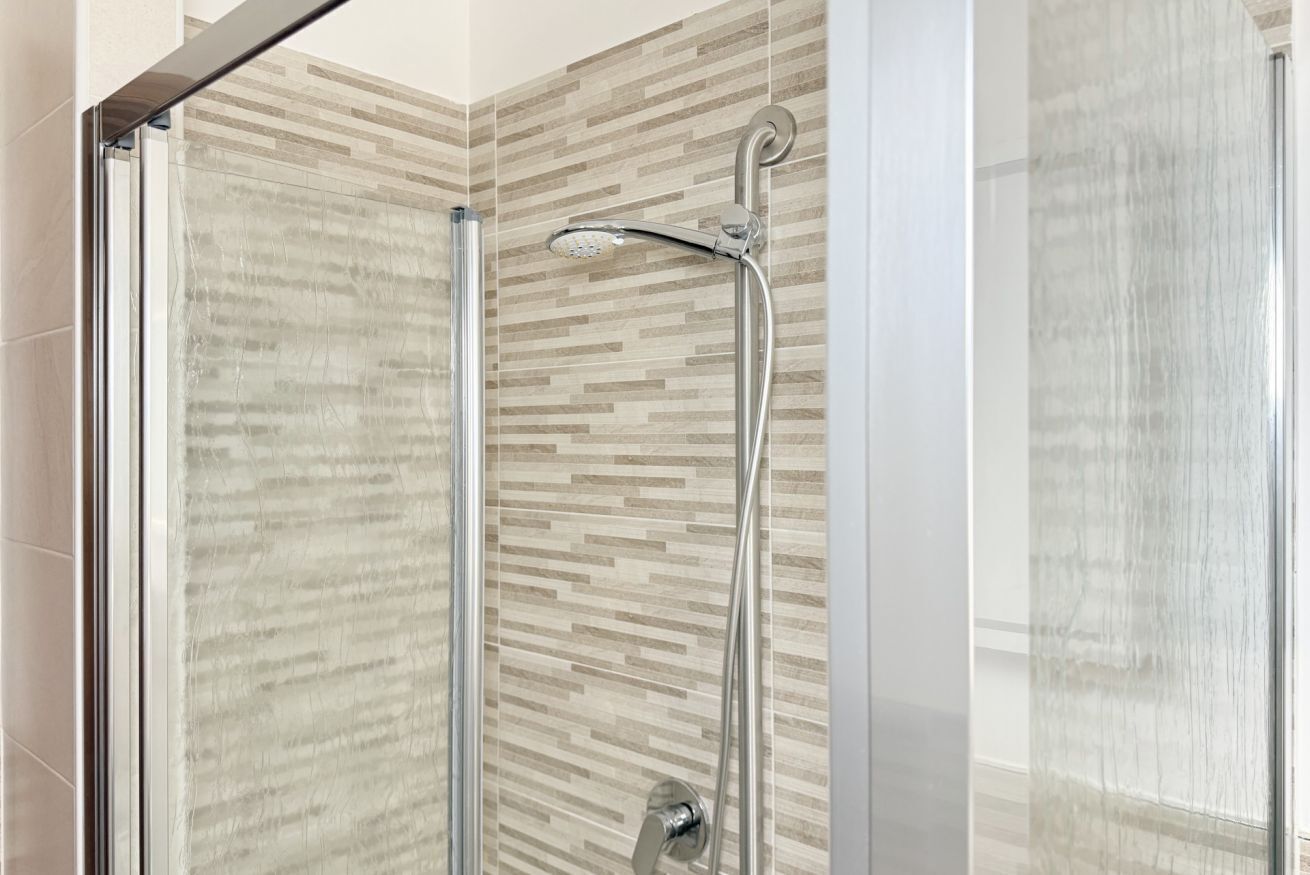 Dusche, Bidet, Handtücher