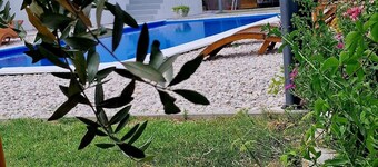 A very nice and cozy vacation rental for 10 people, with a private pool and garden.