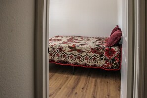 Room - 87 Mountain View - Private Bedroom with Shared Bathroom (Phoenix)