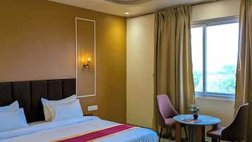 Suite | Una scrivania, Wi-Fi gratuito
