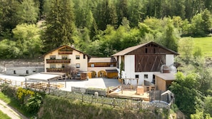 Esterni
