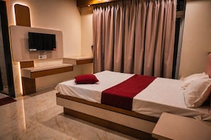 Habitación, balcón, vista al parque | Wifi gratis 