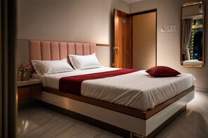 Habitación, balcón, vista al parque | Wifi gratis 