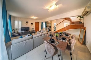 Interior - Villa Stella with Jacuzzi (Larnaca)