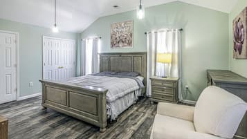 House, Patio | Iron/ironing board, free WiFi