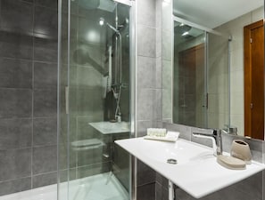 Hair dryer, towels, soap, toilet paper - Apartment near the Sagrada Familia! (Barcelona)