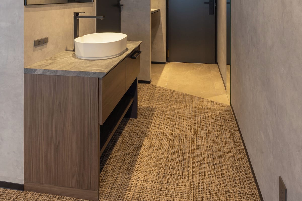 Standard Twin Room, Non Smoking | In-room safe, blackout drapes, iron/ironing board (on request)