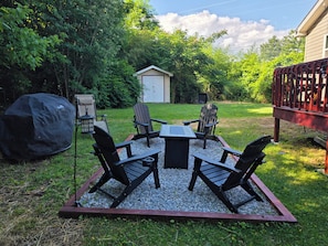 Outdoor dining - Nice 2-bedroom house with AC in charming Burnside (Burnside)