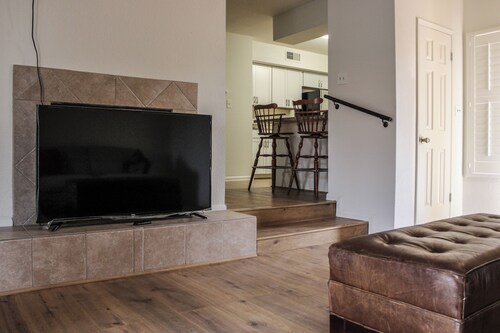 87 Mountain View - 2BR House