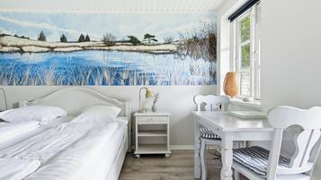 Comfort Double Room, Non Smoking | Desk, laptop workspace, bed sheets