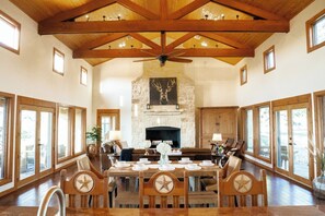 Dining - The Ranch House (Hondo)