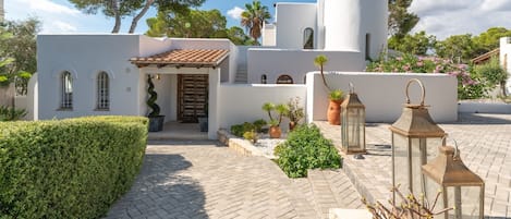 Exterior