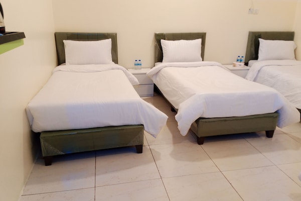 Triple Room | WiFi (free), bed sheets