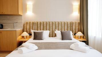 Habitación doble, cocineta | Wifi gratis y ropa de cama