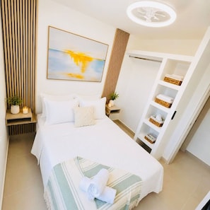 Desk, iron/ironing board, WiFi, bed sheets - Ivory Tide Coastal Apt • Ocean View • Beach WiFi (Cartagena)