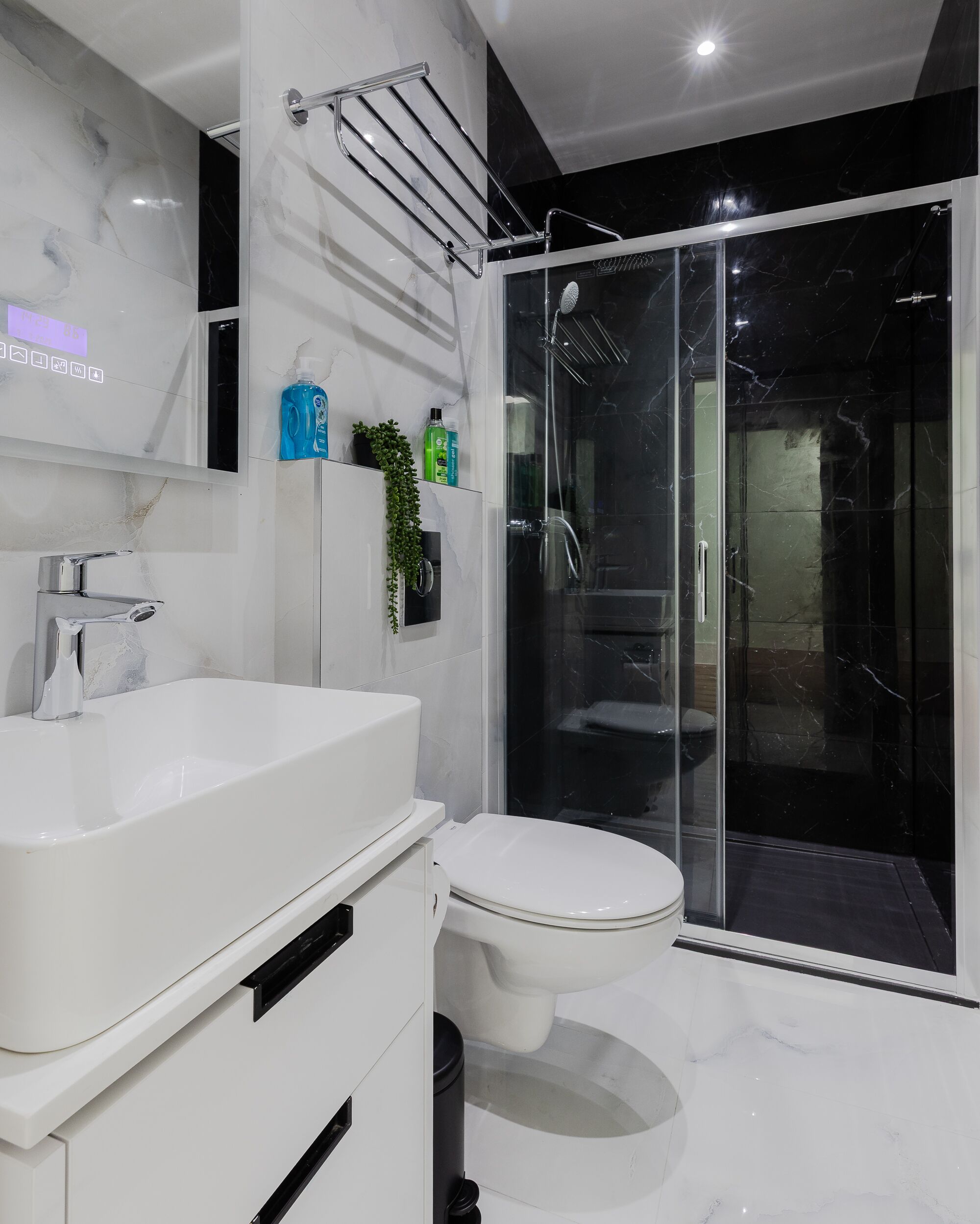 Apartemen Superior, kamar mandi pribadi | Kamar mandi | Shower, pengering rambut, handuk, dan sabun