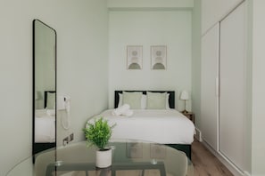Estudio Confort, baño privado | Cortinas opacas, tabla de planchar con plancha, wifi gratis