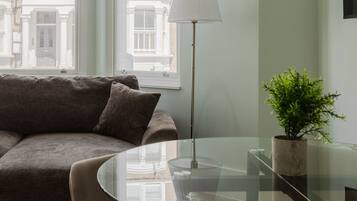 Studio Confort, salle de bains privée | Bar lounge