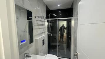 Superior Apartment, Private Bathroom | Bathroom