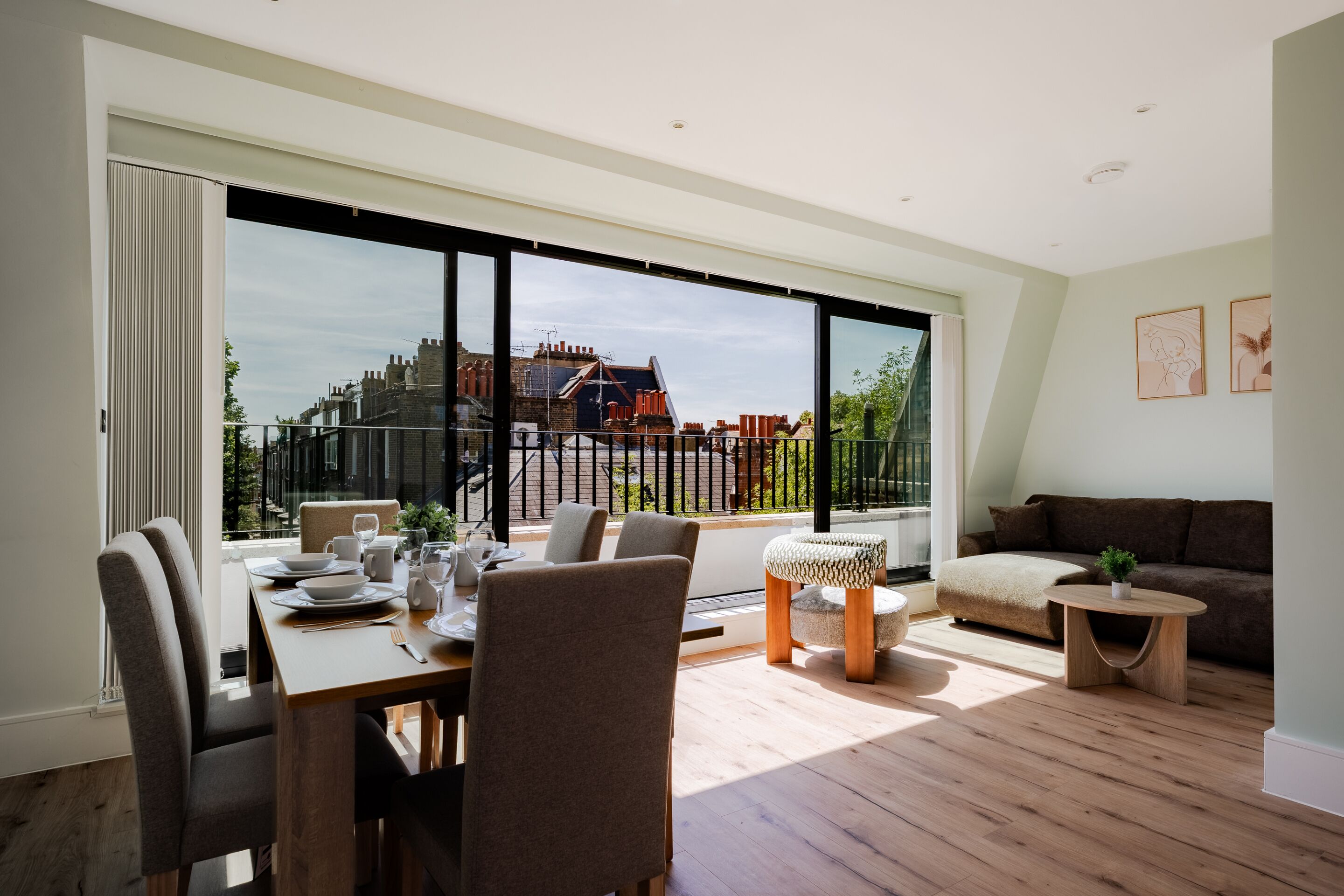 Appartement Supérieur, salle de bains privée | Bar lounge
