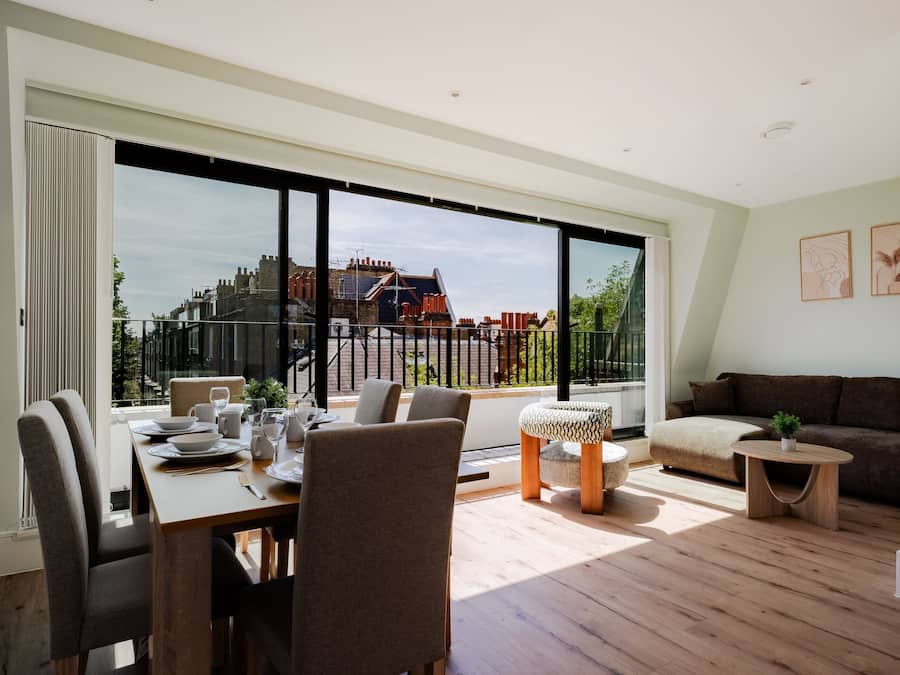 Superior Apartment, Private Bathroom | Lounge