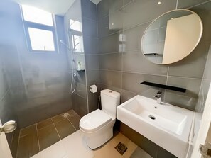 Apartamento, 2 habitaciones, vistas a la ciudad | Baño
