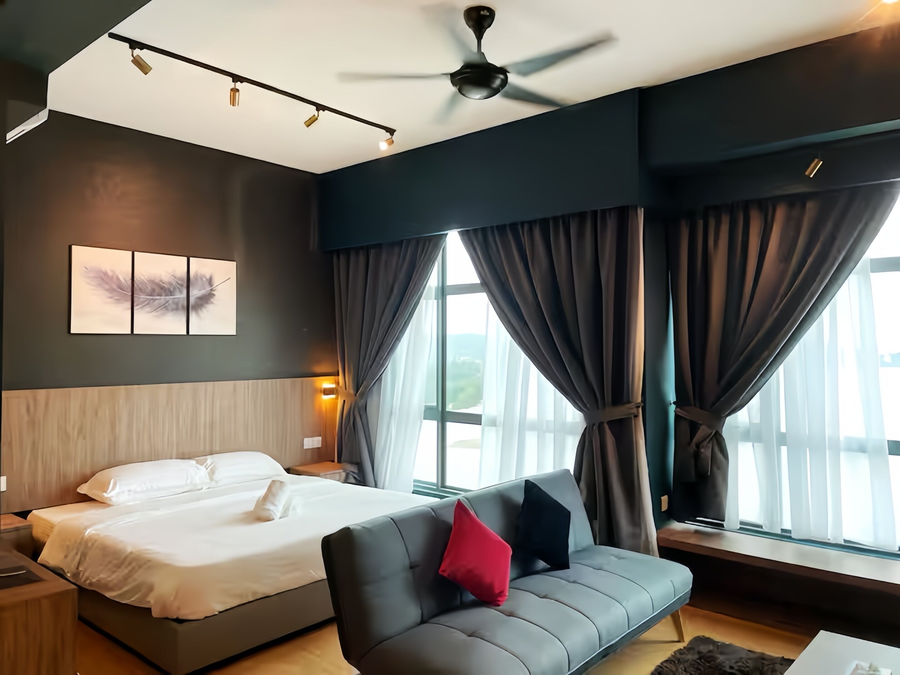 Deluxe appartement, uitzicht op zee | Donsdekens, een strijkplank/strijkijzer, gratis wifi