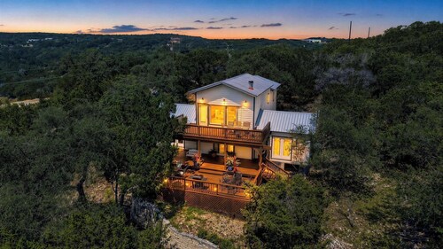 Charming Water Front house w/ Spectacular Sunset Views & 3 ensuite bedrooms