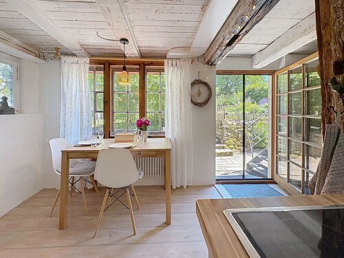 Lovely apartment in villa for 2 guests with WIFI and patio