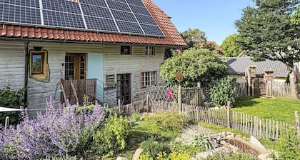 Herrliche Wohnung in einem Ferienhaus für 3 Gäste mit W-LAN, Innenhof und Haustiere erlaubt