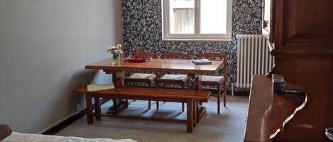 1 Schlafzimmer, Bügeleisen/Bügelbrett, Bettwäsche