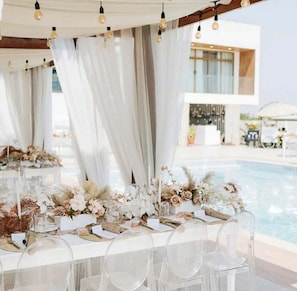 Deluxe Apartment, Balcony, Beach View | Outdoor dining - Havara Resorts & Residences (Lagos)