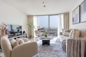TV - Prime Creekside 1BR on the Top Floor with Harbour Views (Dubai)