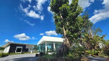 Bungalow, 2 Bedrooms, Smoking, Terrace | Property grounds