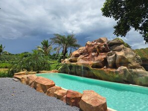 Bungalow, 2 soverom, røyk, terrasse | Basseng