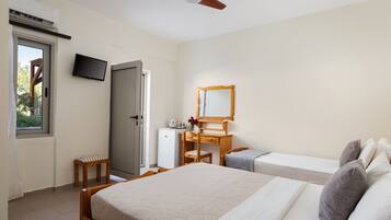 Chambre Standard, patio | Draps en coton égyptien, literie de qualité supérieure