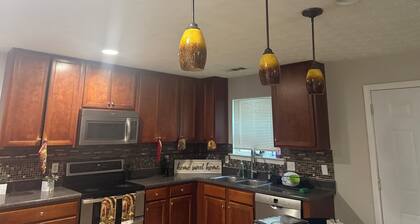 Harmony hide away 5-bedroom house perfect for relaxing stays in Fairburn