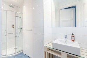Apartment, 2 Bedrooms, City View | Bathroom - S18 Boutique Residence - Krakow Old town  (Kraków)