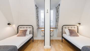 Apartment, 2 Bedrooms | In-room safe, laptop workspace, blackout curtains, soundproofing