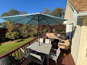 Outdoor dining - Shenandoah Fort Valley Mountain Retreat - Whole Home (Strasburg)
