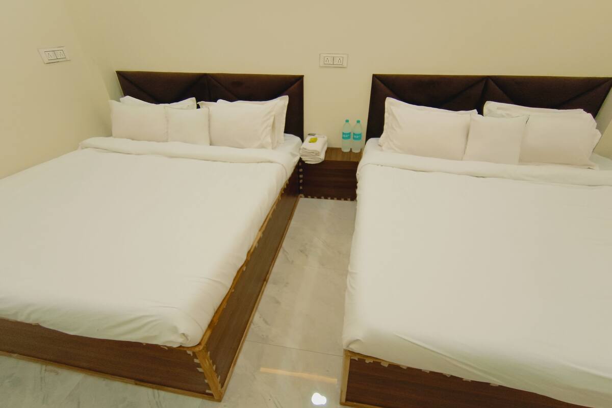Quadruple Room | Free WiFi, bed sheets