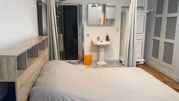 2 Schlafzimmer, Bügeleisen/Bügelbrett, kostenloses WLAN, Bettwäsche