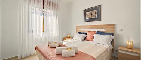 Iron/ironing board, WiFi, bed sheets
