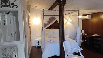 Iron/ironing board, internet, bed sheets
