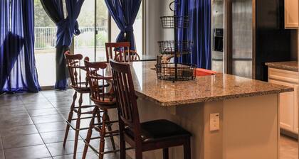 Mackenzie - 5BR House